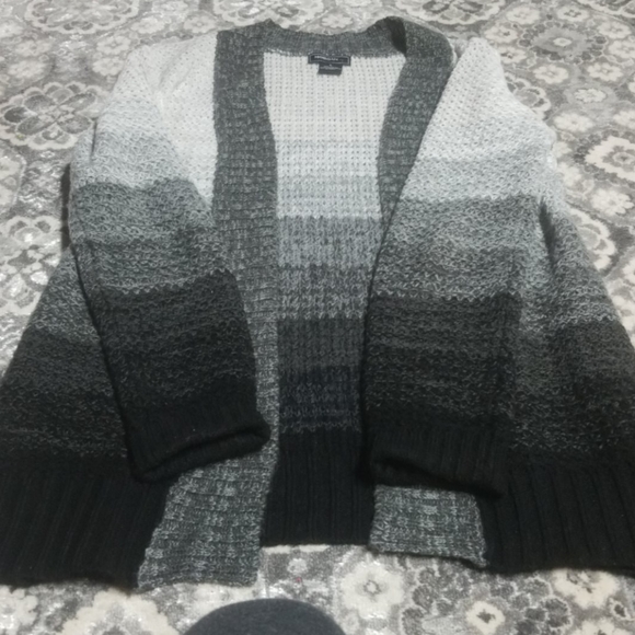 Cardigan - Picture 2 of 4